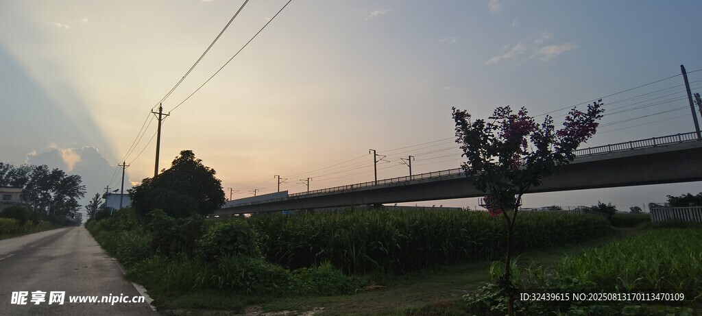 鄉(xiāng)村黃昏美景