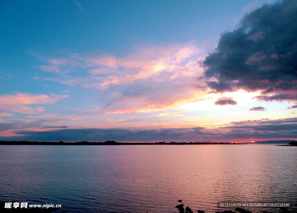 海濱日落美景