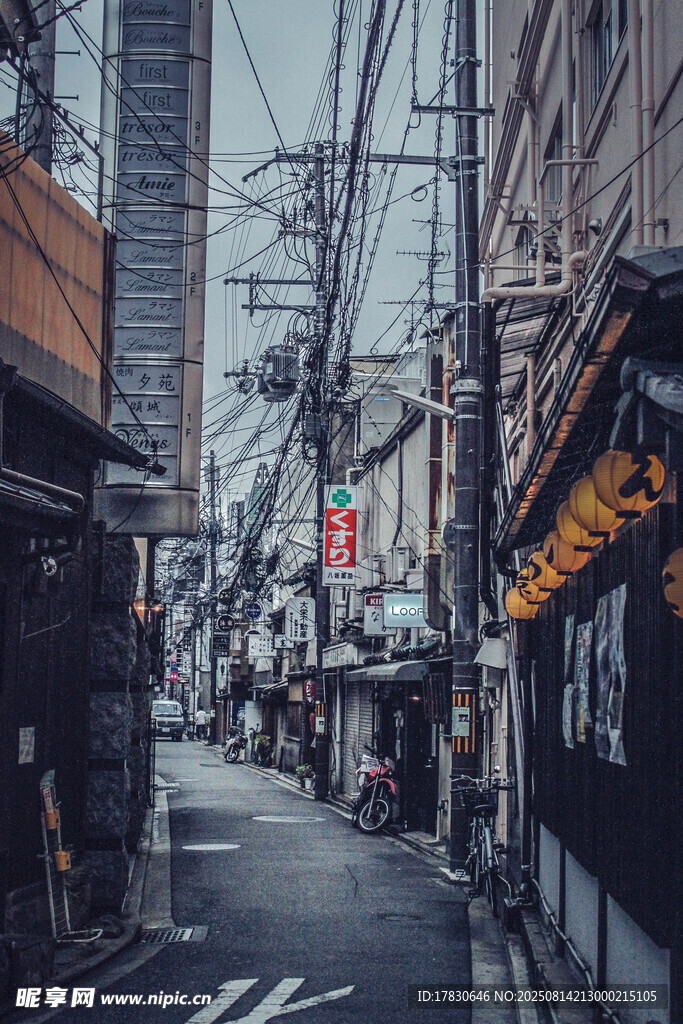日式小巷街景