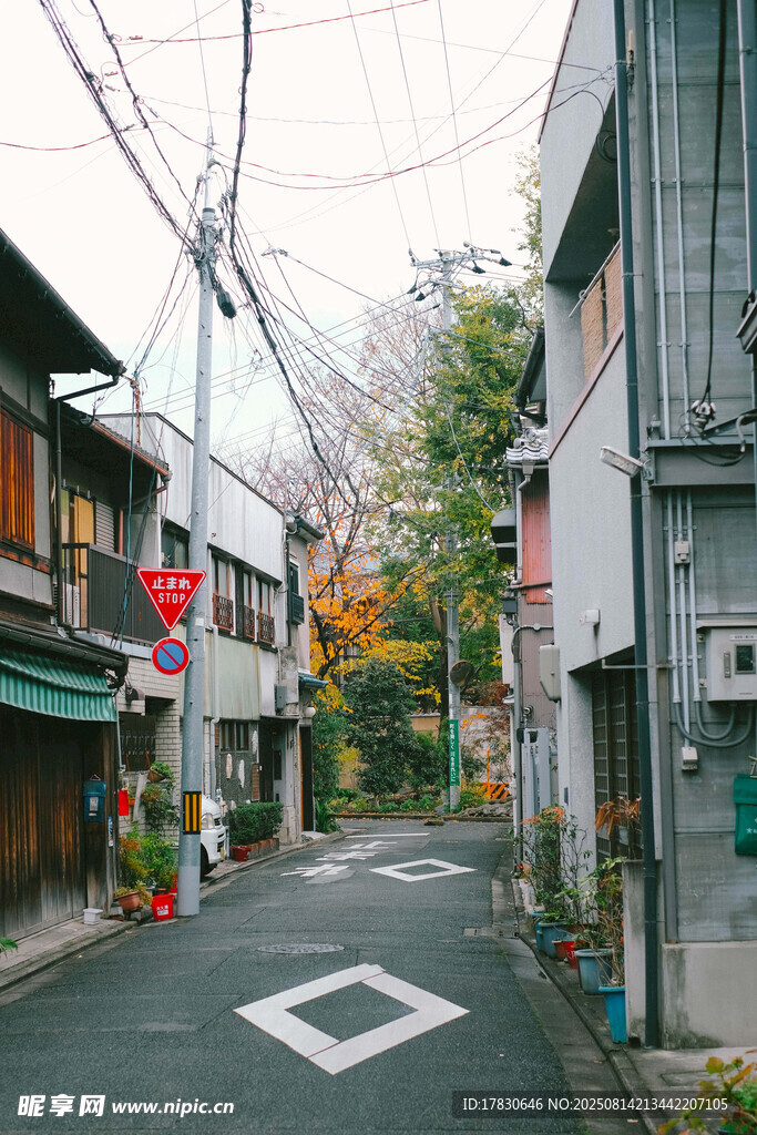 日本靜謐小巷街景