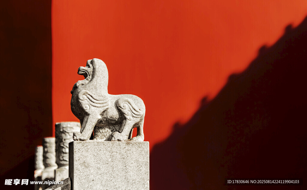南京棲霞山棲霞寺紅墻與石獅
