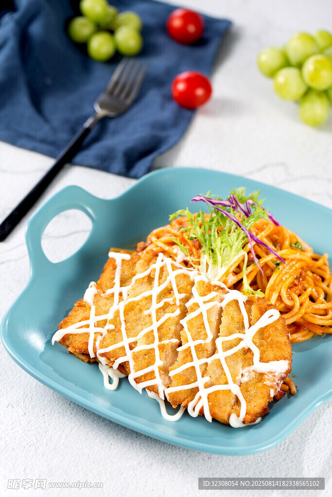 美味意面搭配豐富食材