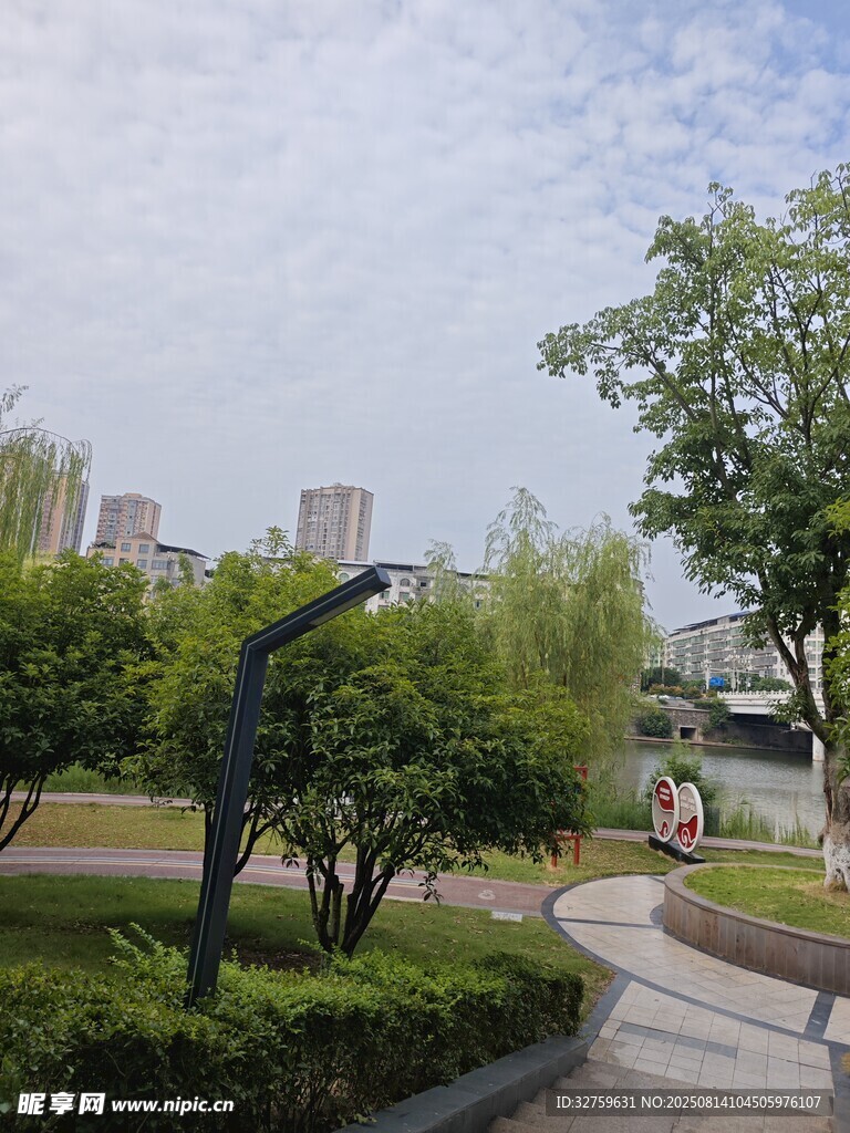 城市公園寧?kù)o綠化景致