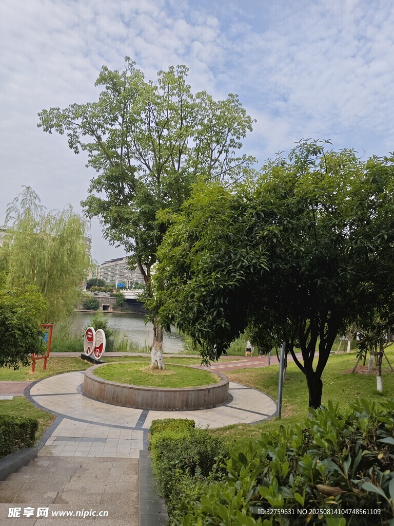 公園中的寧靜休憩小景