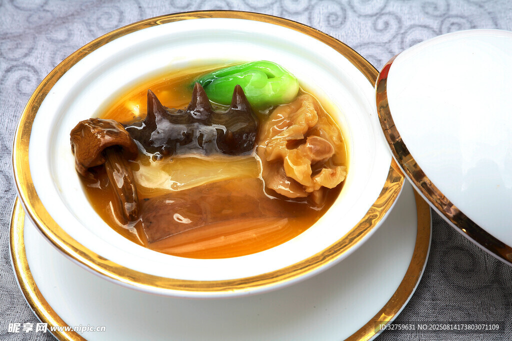 滋補養(yǎng)生菌菇湯