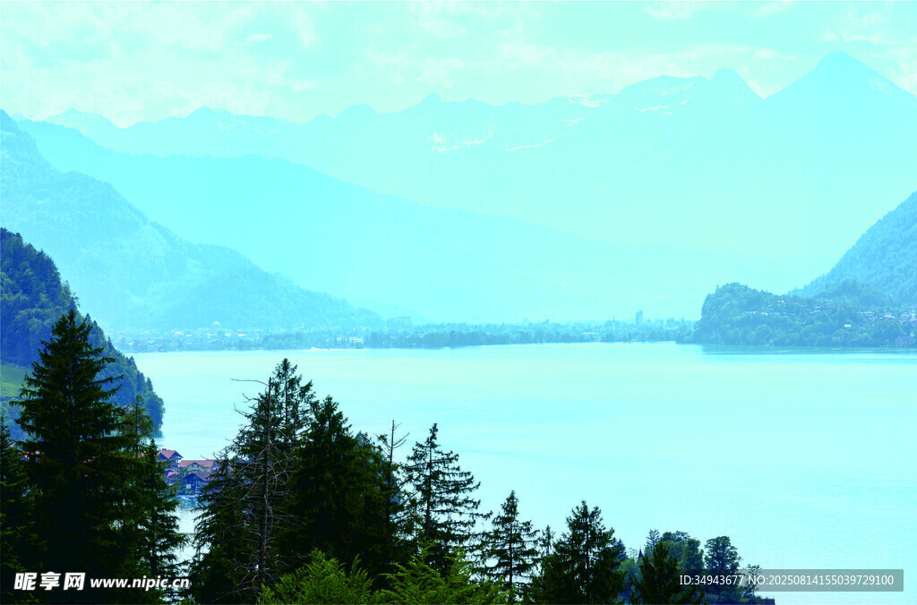 湖光山色間的靜謐美景