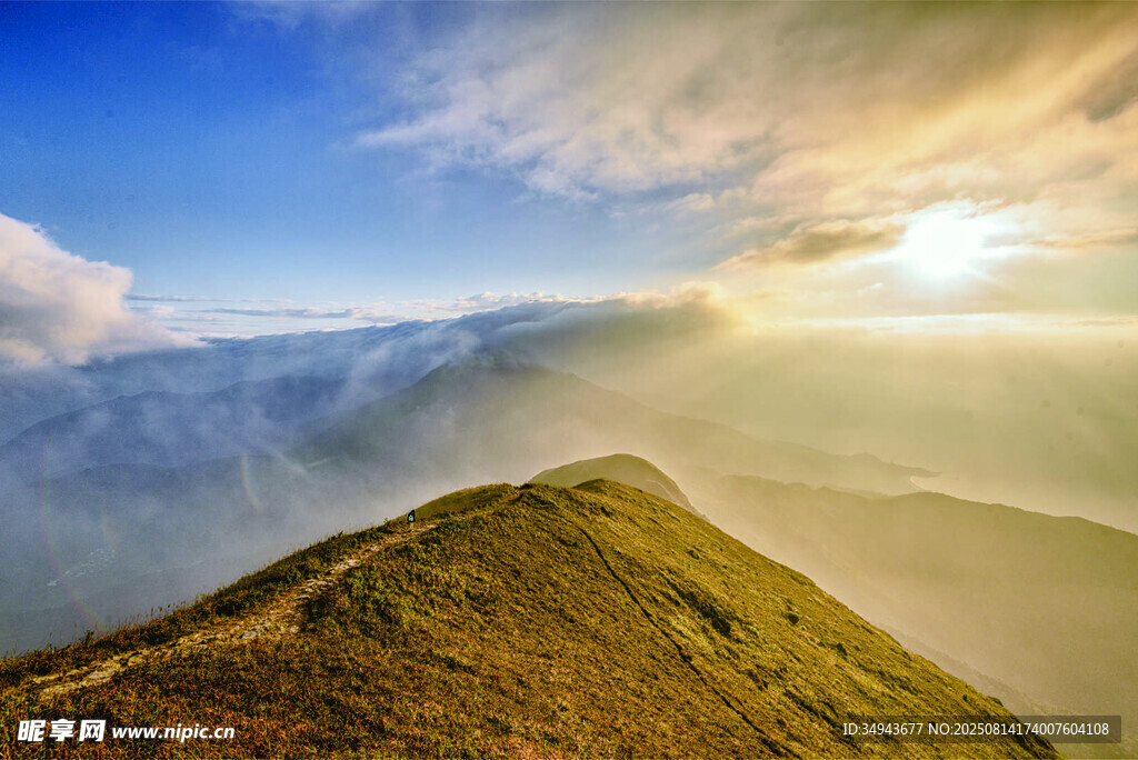山頂日出美景