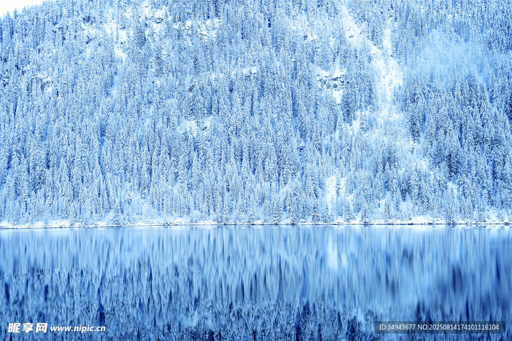 寧靜藍(lán)調(diào)雪山湖泊美景