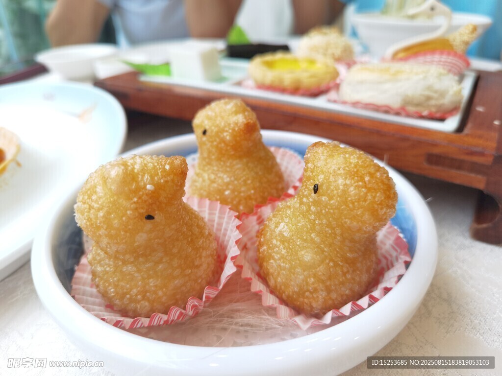 可愛小鴨造型糕點