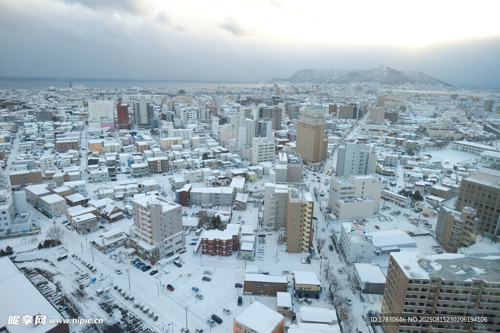 雪后城市景觀俯瞰