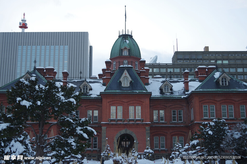 雪中歐式建筑景觀