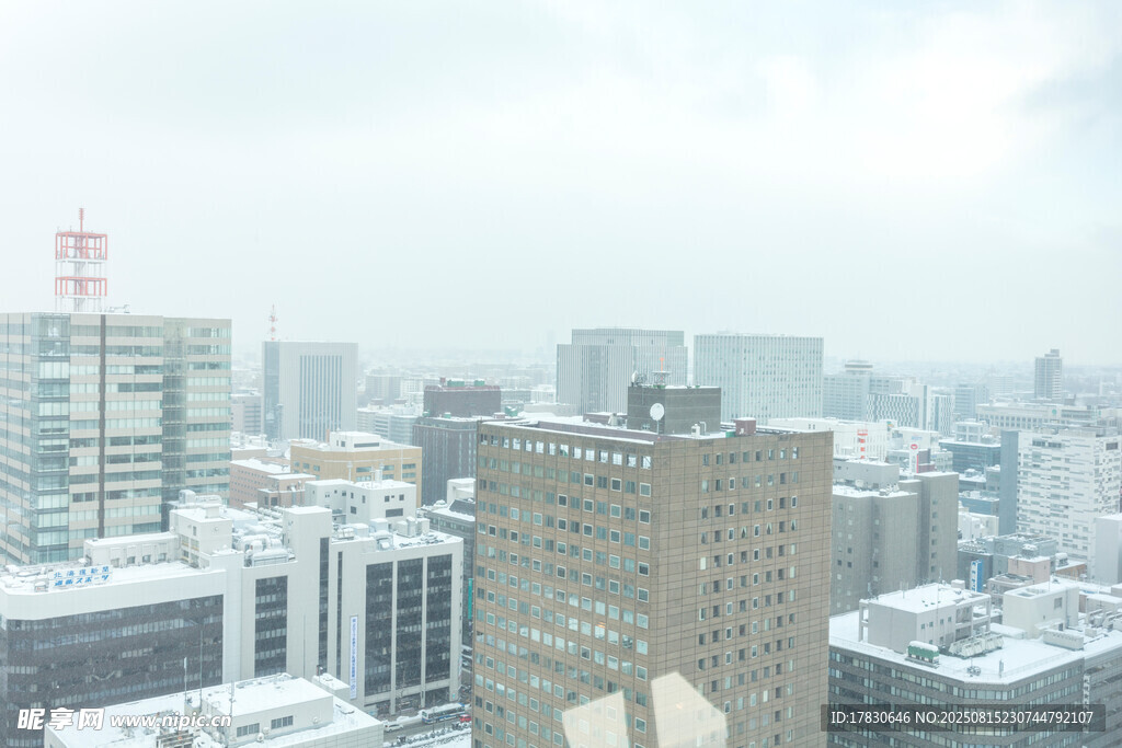 雪后城市高樓景觀