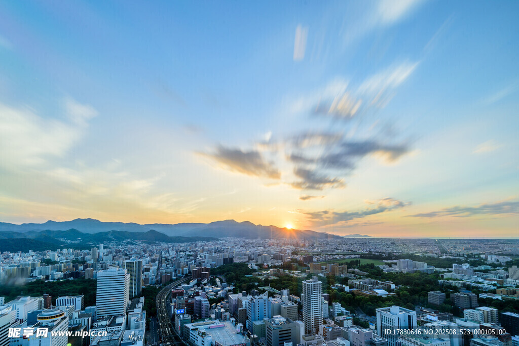 城市日出美景