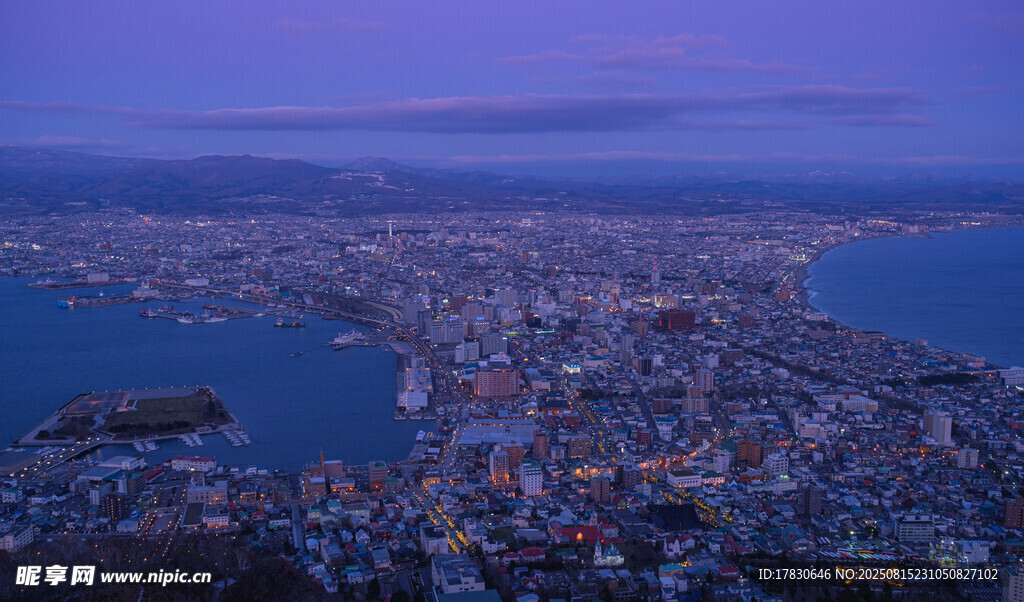 城市夜景俯瞰圖