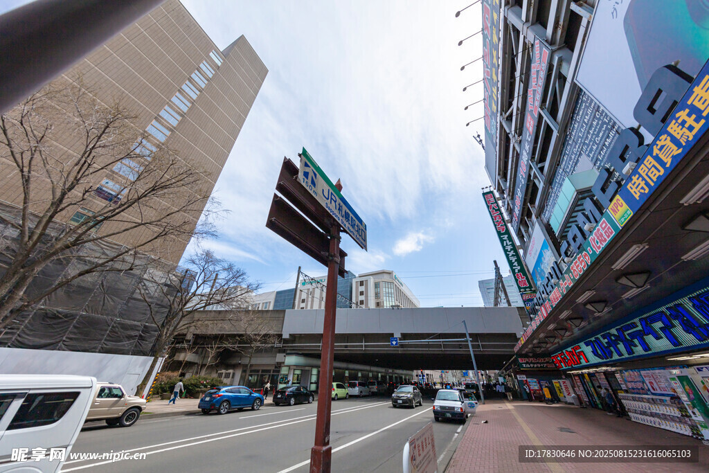 城市街道街景指示牌畫面