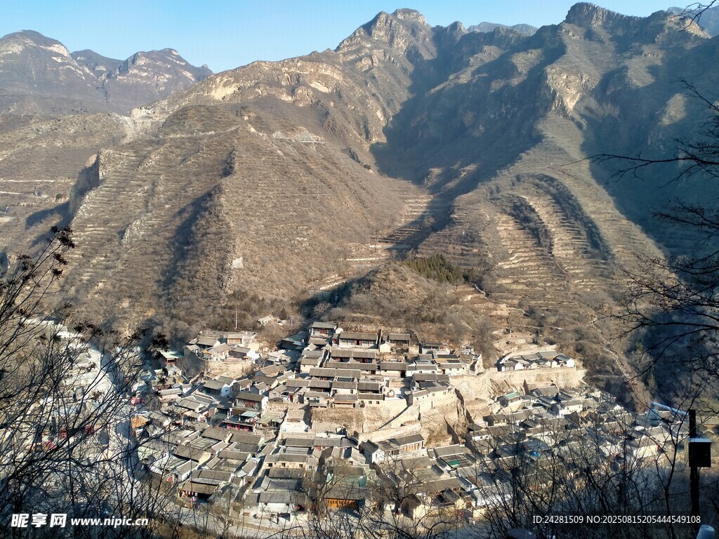 山間村落美景爨底下村