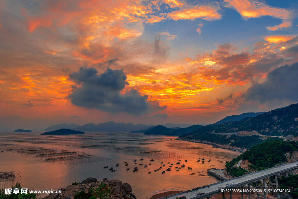 海上壯麗晚霞美景