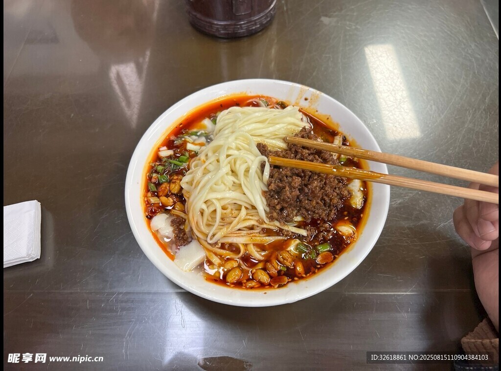 美味牛肉湯面誘人呈現(xiàn)