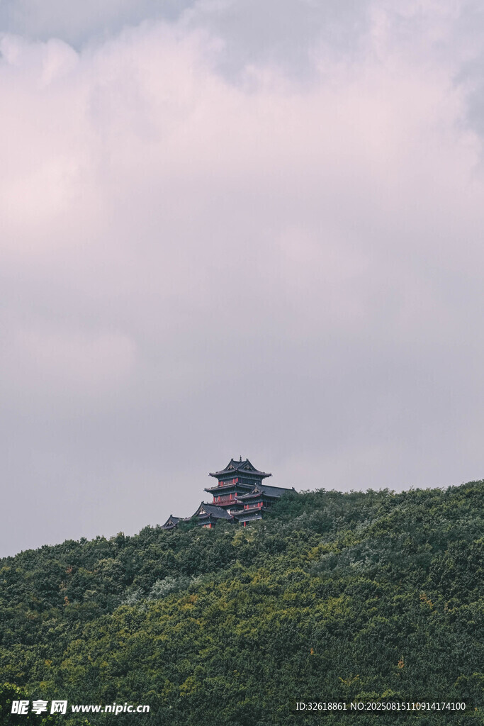 山巔古建