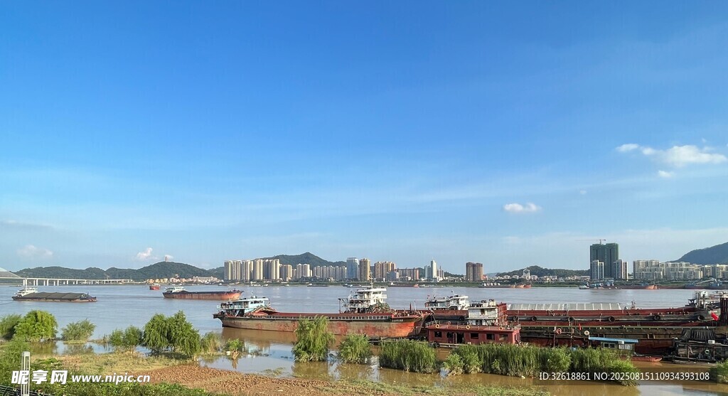 江邊城市風(fēng)光美景