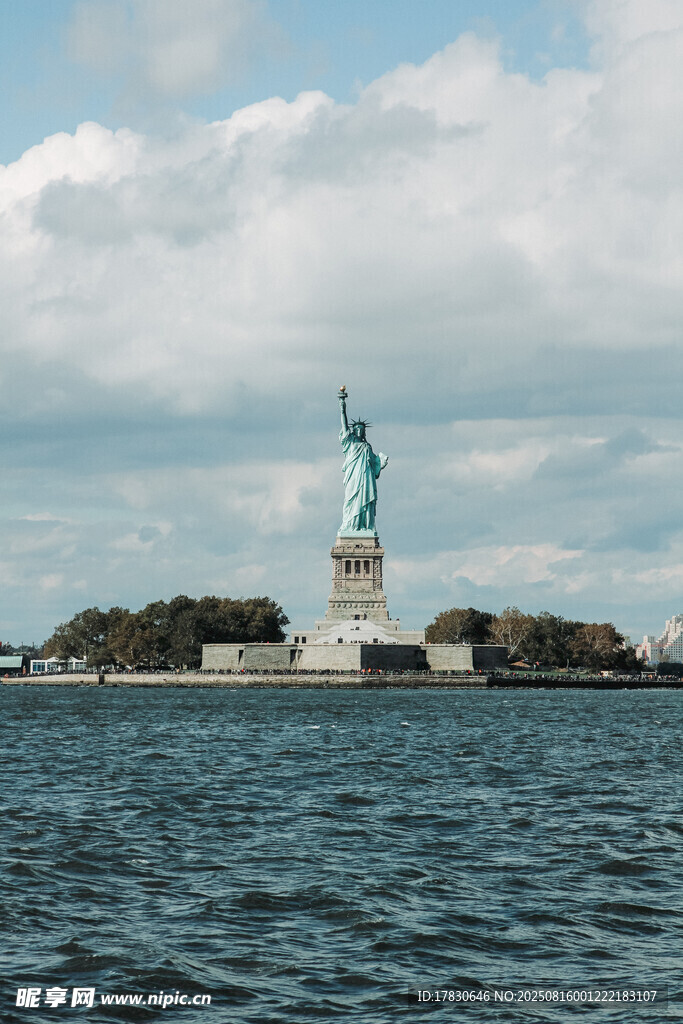 自由女神像