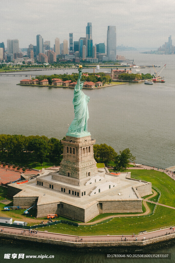 自由女神像