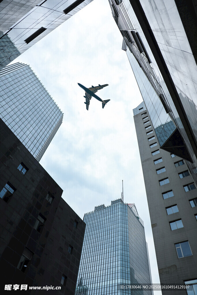 城市上空的飛機(jī)掠影