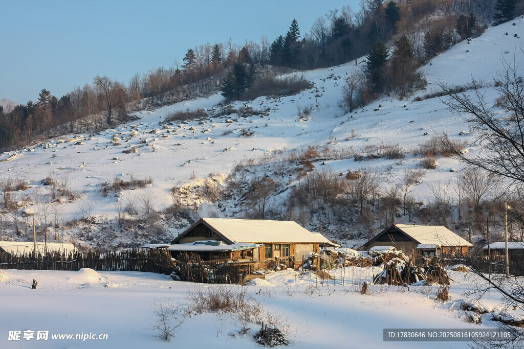 冬日雪中小屋美景