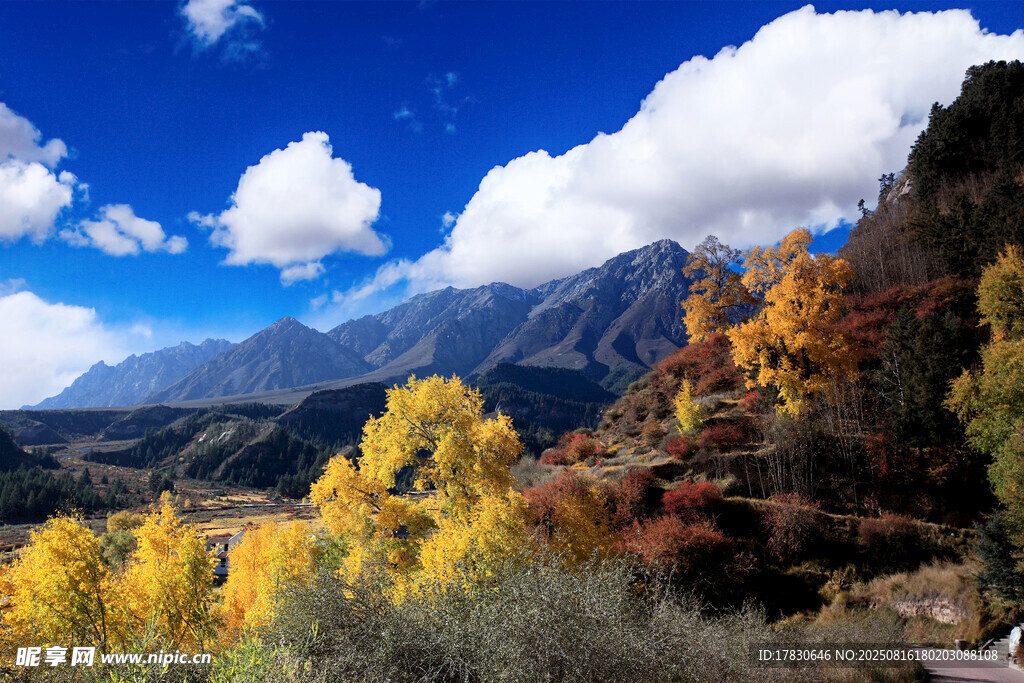 秋日山間美景