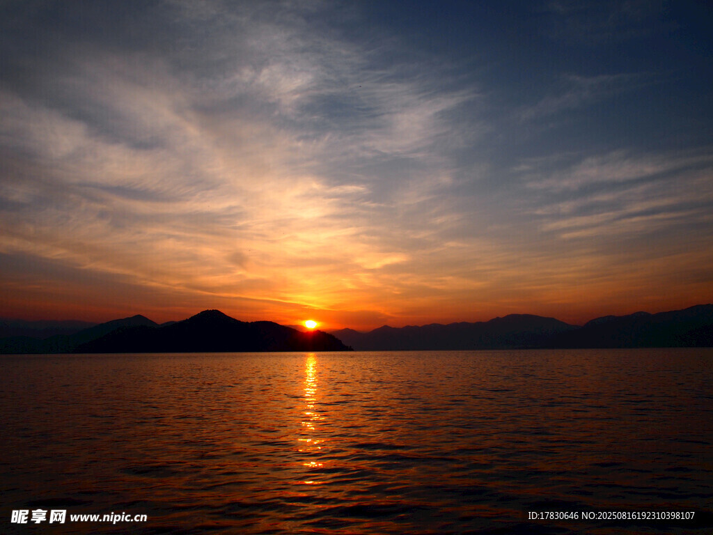 海上日落美景