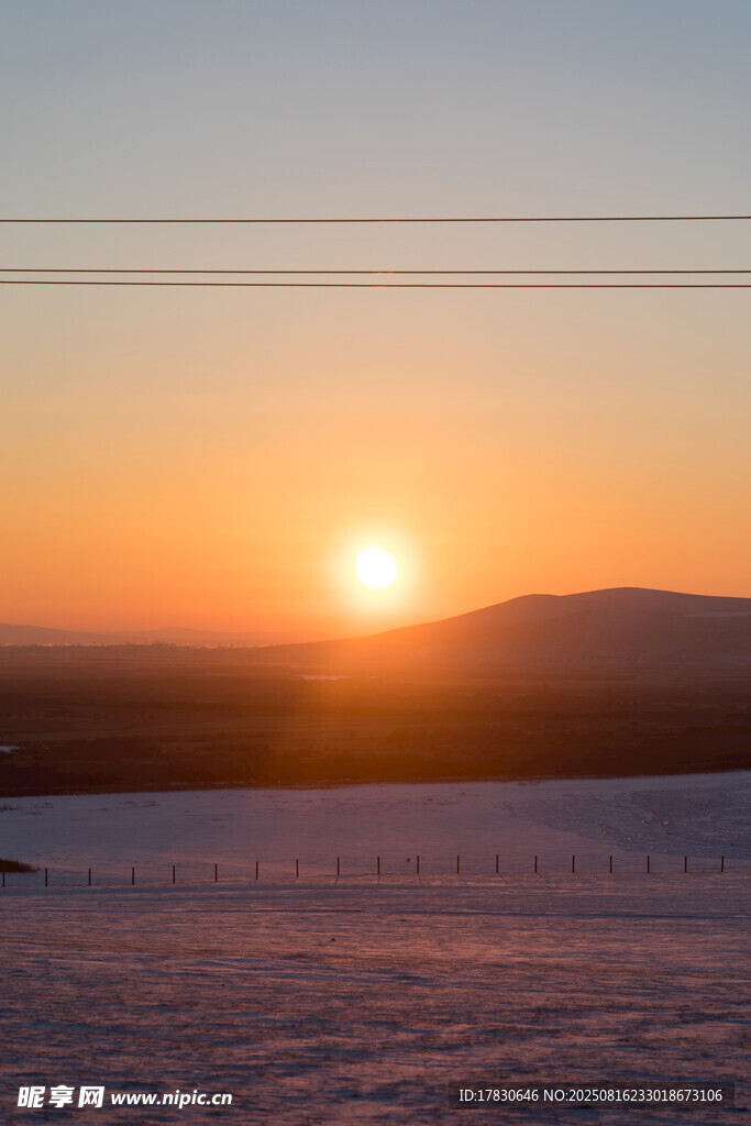 雪地夕陽美景