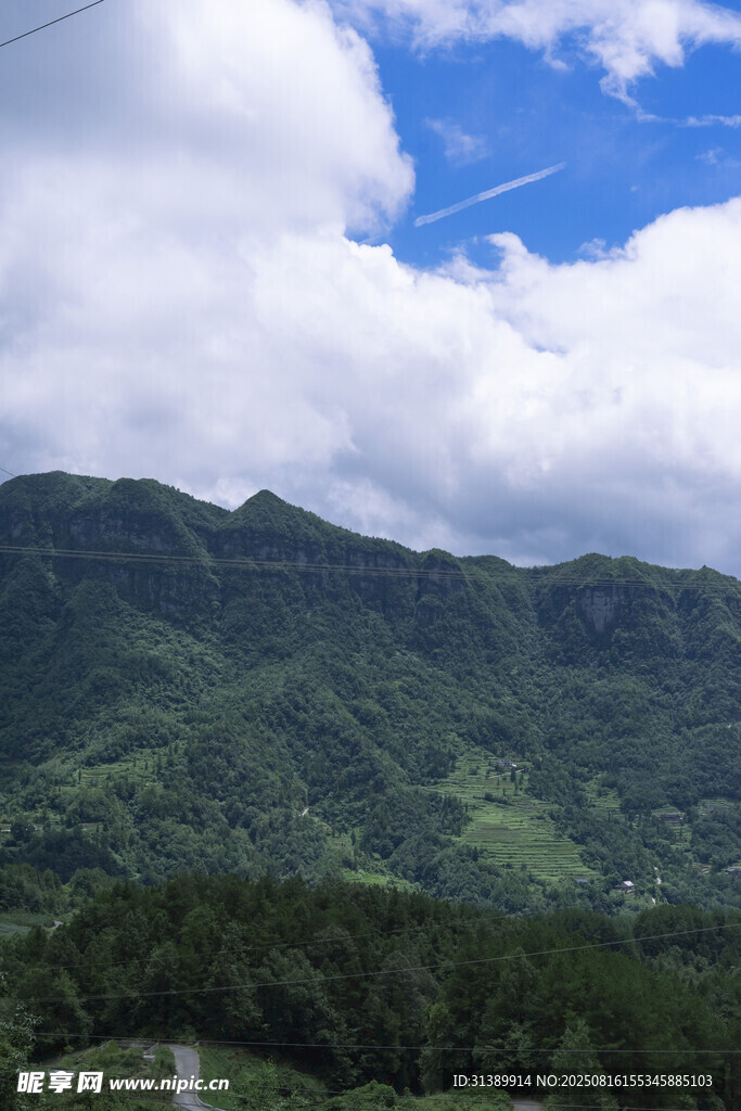 青山藍(lán)天美景