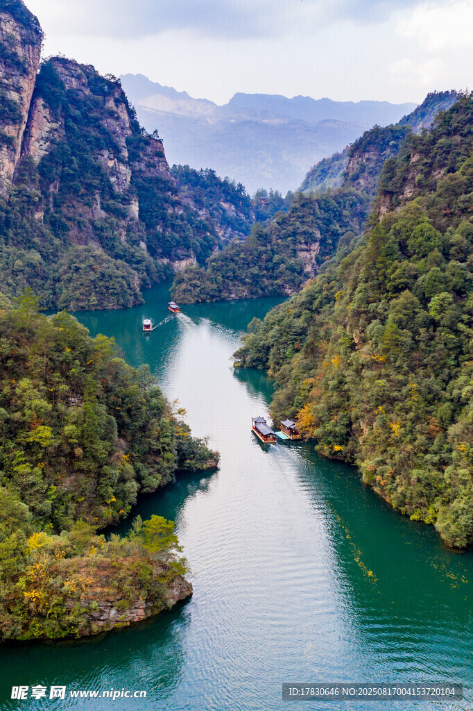 青山綠水間的秀麗河谷