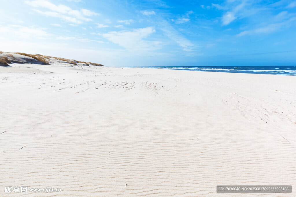 純凈白沙海灘美景