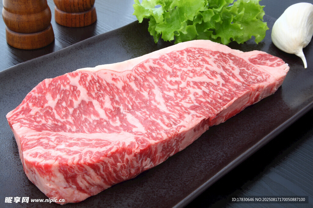 新鮮雪花牛肉牛排展示