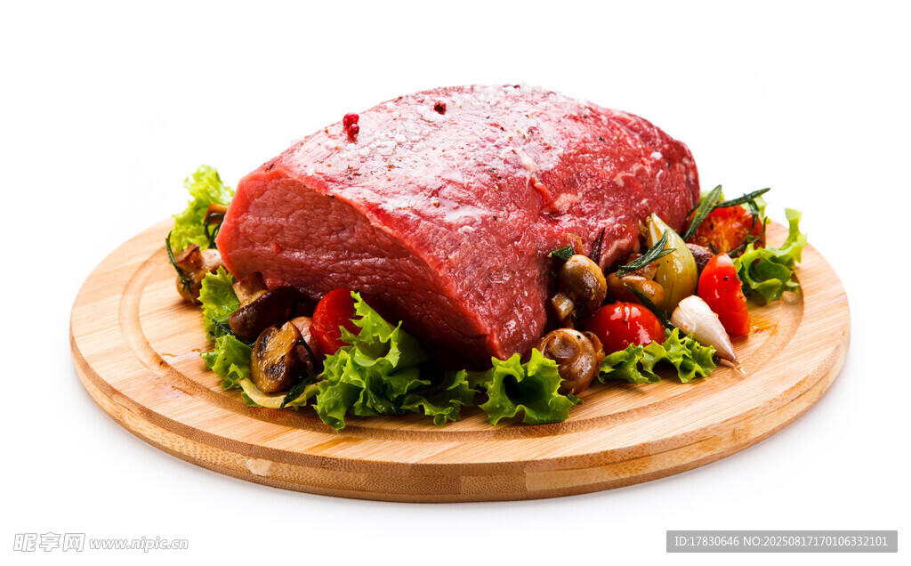 木盤上的鮮嫩生牛肉