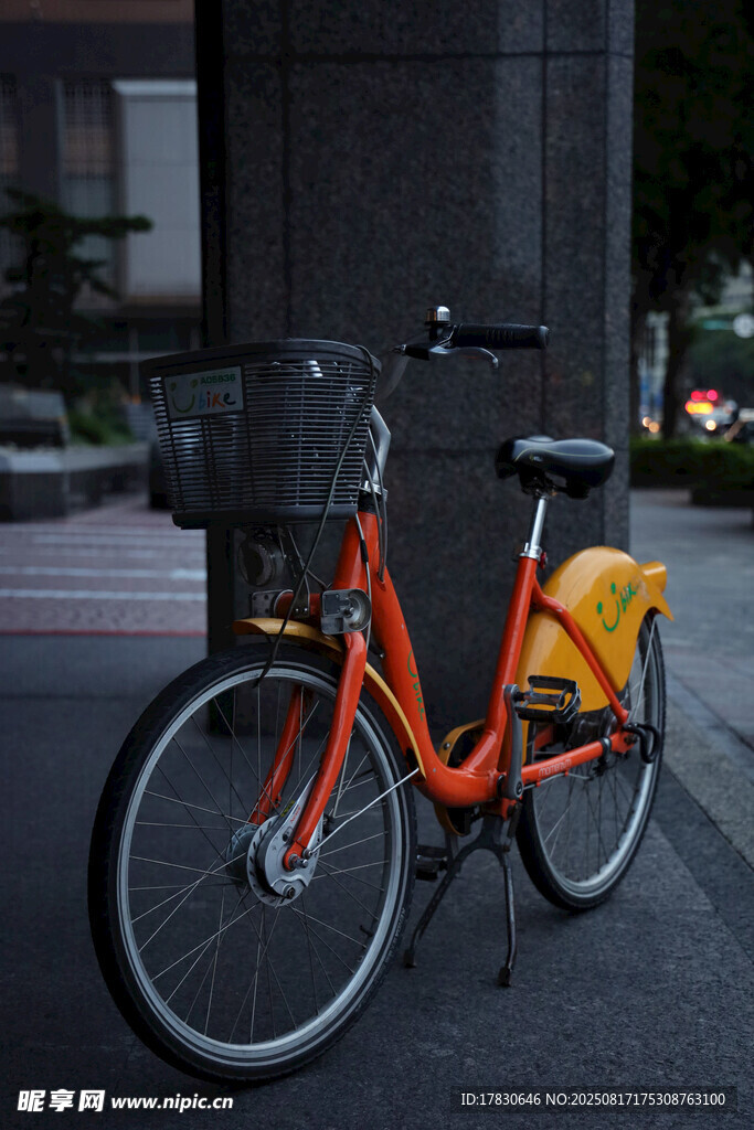 橙色單車?？吭诮诌? />
                            </div>
                    </div>
                </div>



                <div   id=