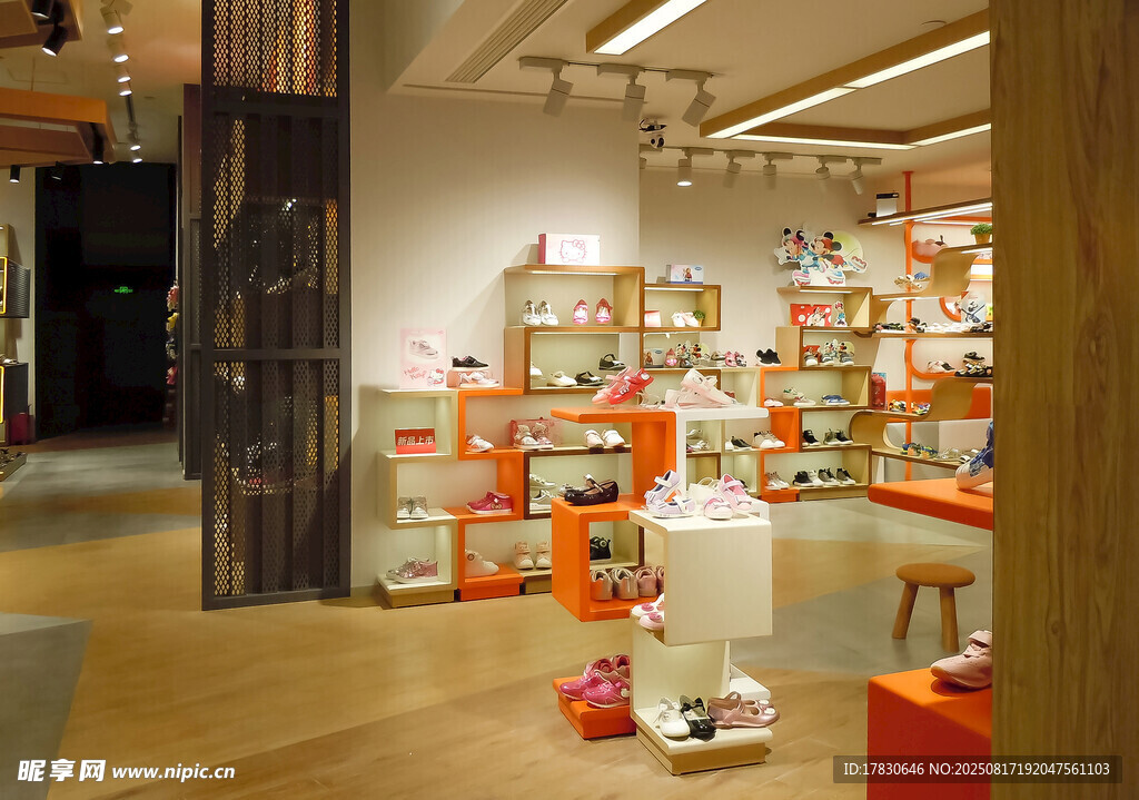 溫馨兒童用品店內(nèi)部場(chǎng)景