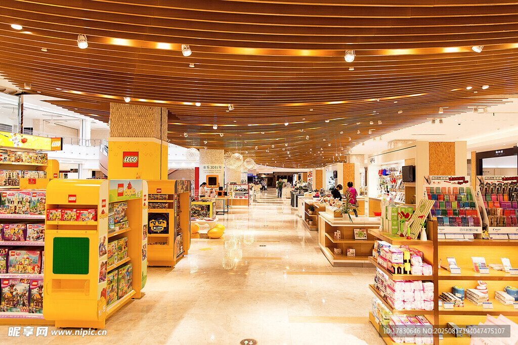 溫馨明亮的書店內(nèi)景