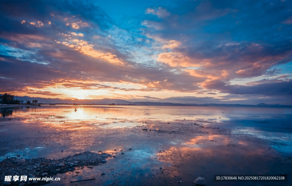 海邊絢麗日出美景