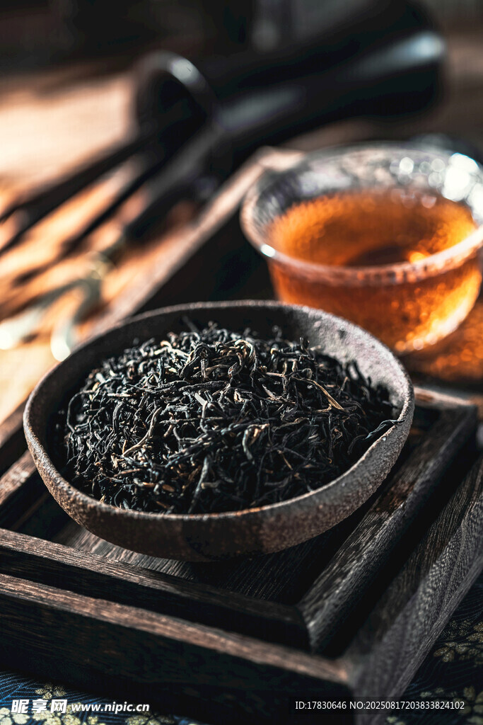 傳統(tǒng)茶具中的醇香茶葉
