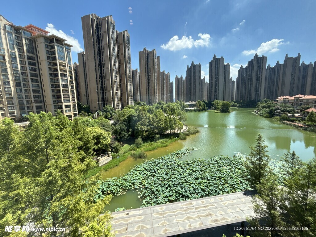 城市河畔景觀