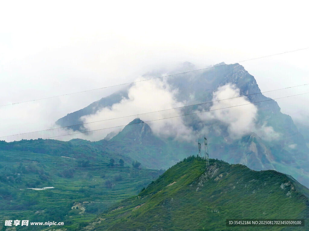 云霧山巒