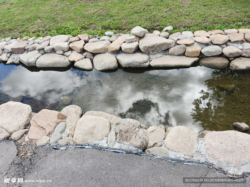 石砌小水池景觀