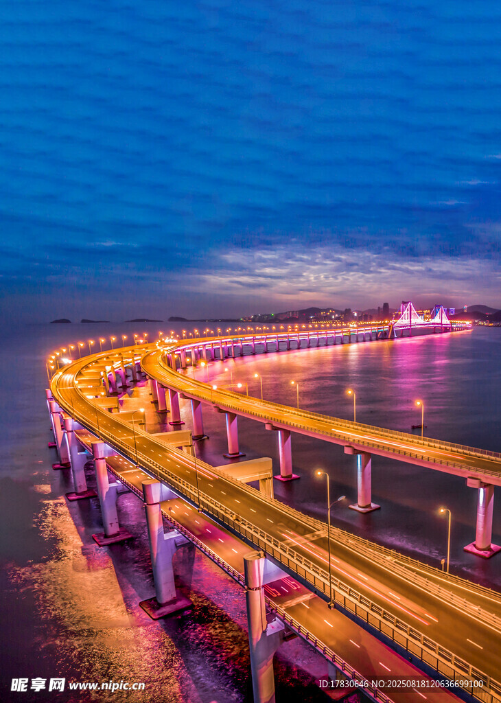 跨海大橋夜景璀璨燈光秀