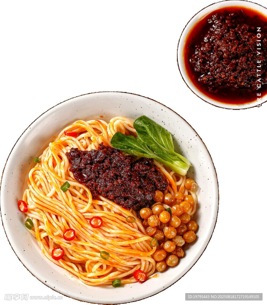 美味炸醬面搭配特色醬料