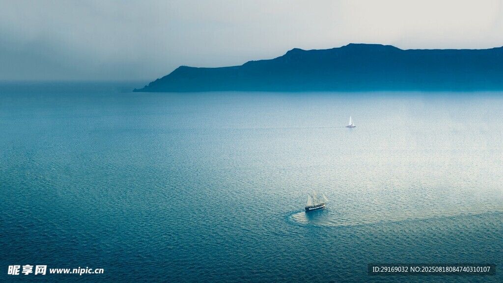 海上孤舟 遠山碧海