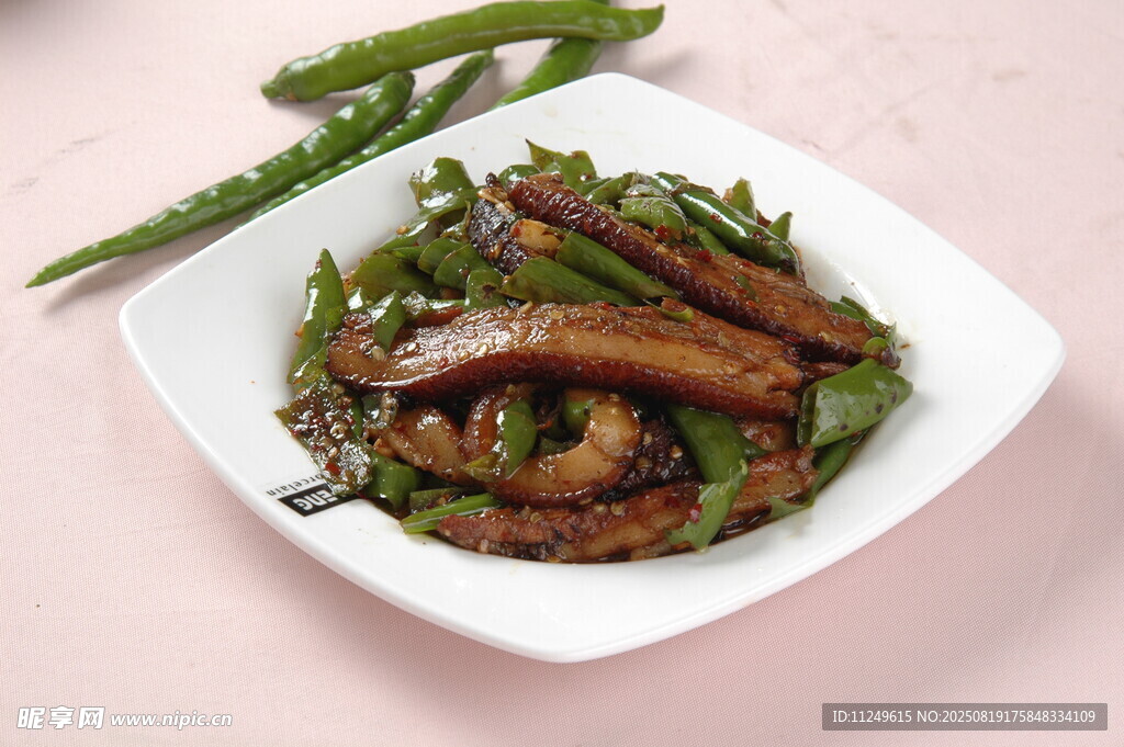 擂辣椒爆扣肉
