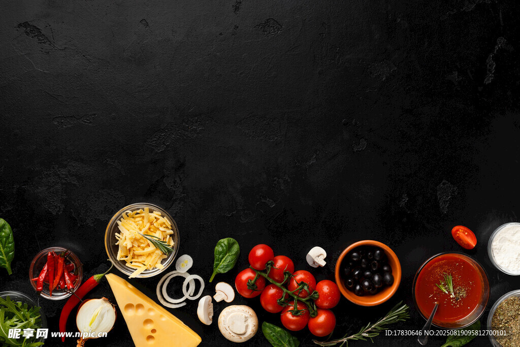 多彩食材排列在黑色背景