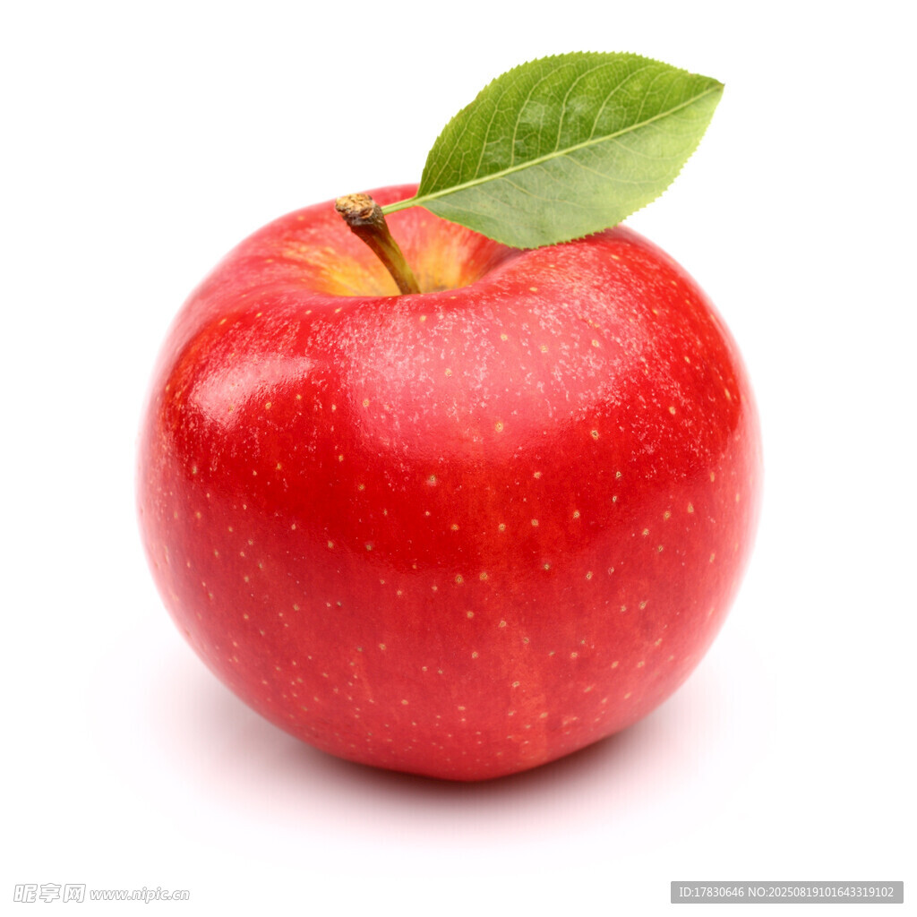 鮮紅帶葉蘋(píng)果特寫(xiě)